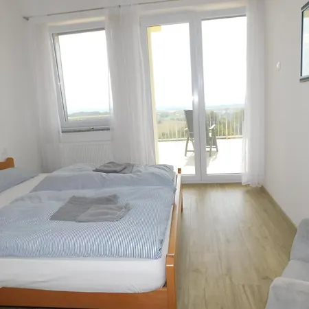 Yellow House Grabrovec Metlika Room photo