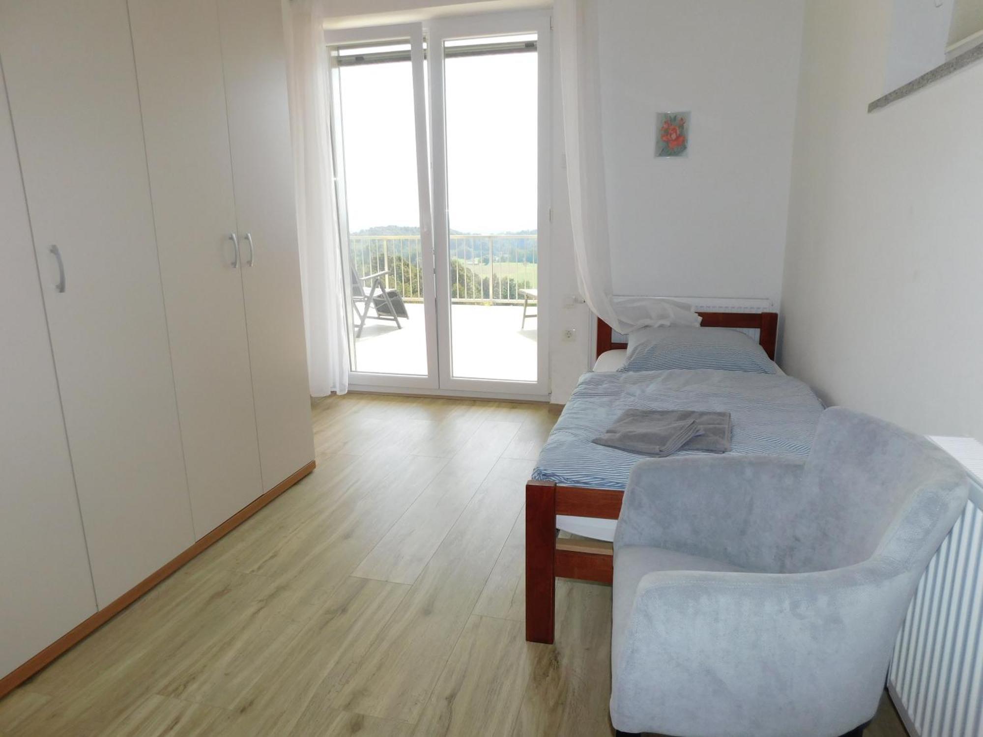 Yellow House Grabrovec Apartment *