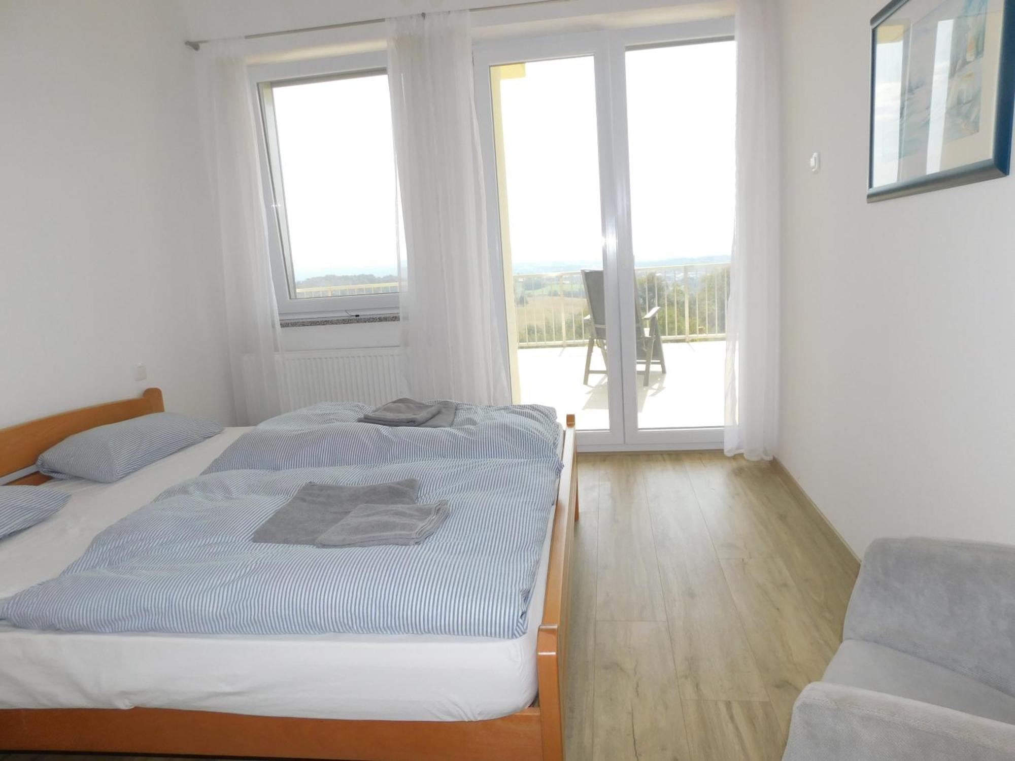 Yellow House Grabrovec Apartment